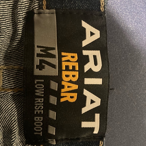 Selling Ariat Bootcut jeans. - Picture 2 of 3